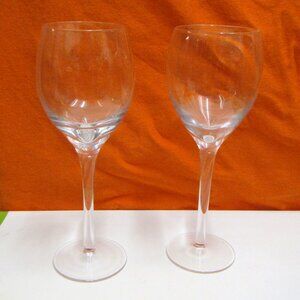 Set of 2 Wine Glasses, 9.5 fl oz each
